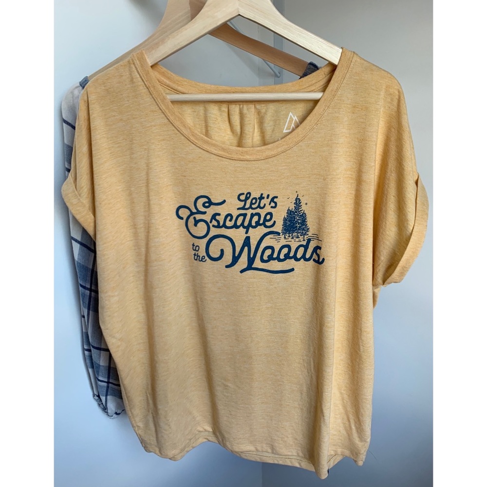 Alpine Design • L • Short Sleeve Graphic T-shirt